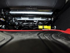 2013款 320i 2.0T 自动 时尚型