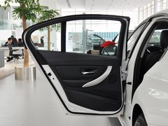 2013款 320i 2.0T 自动 时尚型