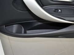 2013款 320i 2.0T 自动 时尚型