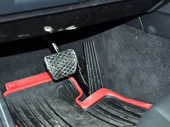 2013款 320i 2.0T 自动 时尚型