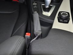 2013款 320i 2.0T 自动 时尚型