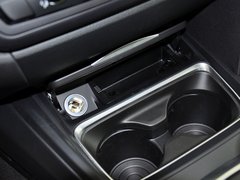 2013款 320i 2.0T 自动 时尚型