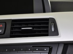 2013款 320i 2.0T 自动 时尚型