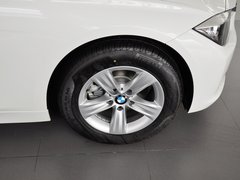 2013款 320i 2.0T 自动 时尚型