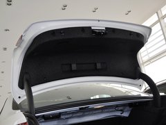 2013款 320i 2.0T 自动 时尚型