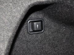2013款 320i 2.0T 自动 时尚型
