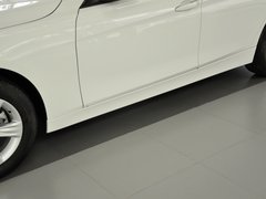 2013款 320i 2.0T 自动 时尚型