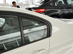 2013款 320i 2.0T 自动 时尚型