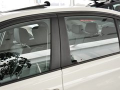 2013款 320i 2.0T 自动 时尚型