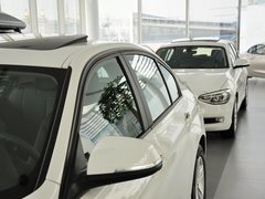 2013款 320i 2.0T 自动 时尚型