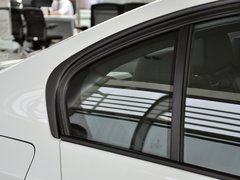2013款 320i 2.0T 自动 时尚型