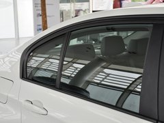 2013款 320i 2.0T 自动 时尚型