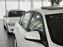 2013款 320i 2.0T 自动 时尚型