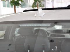 2013款 320i 2.0T 自动 时尚型
