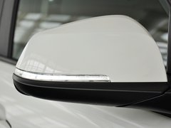 2013款 320i 2.0T 自动 时尚型