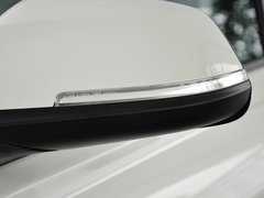 2013款 320i 2.0T 自动 时尚型