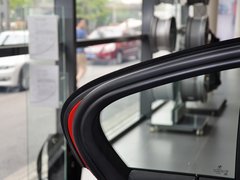2013款 320i 2.0T 自动 时尚型