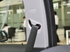 2013款 320i 2.0T 自动 时尚型