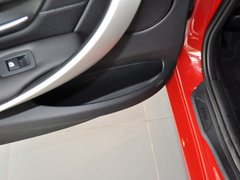 2013款 320i 2.0T 自动 时尚型