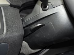 2013款 320i 2.0T 自动 时尚型