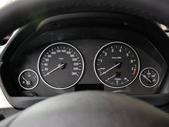 2013款 320i 2.0T 自动 时尚型