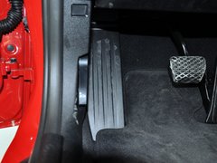 2013款 320i 2.0T 自动 时尚型