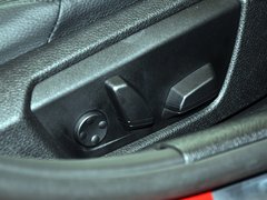 2013款 320i 2.0T 自动 时尚型