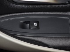 2013款 320i 2.0T 自动 时尚型