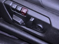 2013款 320i 2.0T 自动 时尚型