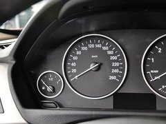 2013款 320i 2.0T 自动 时尚型