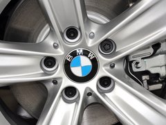 2013款 320i 2.0T 自动 时尚型