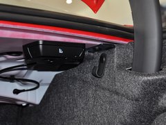 2013款 320i 2.0T 自动 时尚型