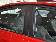 2013款 320i 2.0T 自动 时尚型