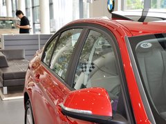 2013款 320i 2.0T 自动 时尚型