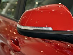 2013款 320i 2.0T 自动 时尚型