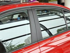 2013款 320i 2.0T 自动 时尚型