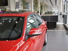 2013款 320i 2.0T 自动 时尚型