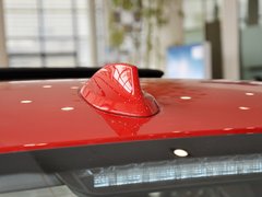 2013款 320i 2.0T 自动 时尚型