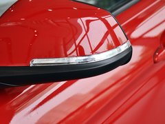 2013款 320i 2.0T 自动 时尚型