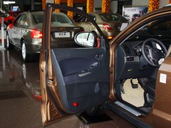 2013款 2.4L 自动 尊贵型5座