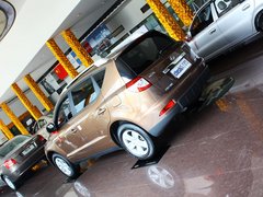 2013款 2.4L 自动 尊贵型5座