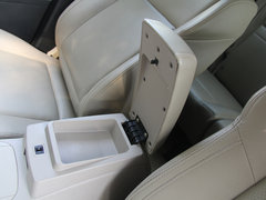 2013款 2.4L 自动 尊贵型5座