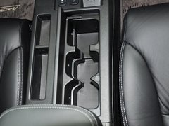 2013款 2.4L 自动 两驱豪华版