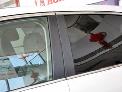 2013款 2.4L 自动 两驱豪华版
