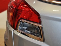 2013款 2.0L 自动 舒适型