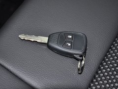 2014款 2.4L 自动 四驱蛇行珍藏版 5座