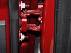 2014款 2.4L 自动 四驱蛇行珍藏版 5座