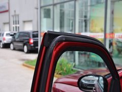 2014款 2.4L 自动 四驱蛇行珍藏版 5座
