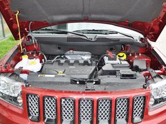 2014款 2.4L 自动 四驱蛇行珍藏版 5座