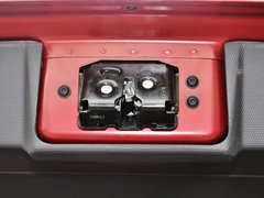 2014款 2.4L 自动 四驱蛇行珍藏版 5座